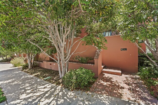 Building Photo - 2323 S Beverly Glen Blvd