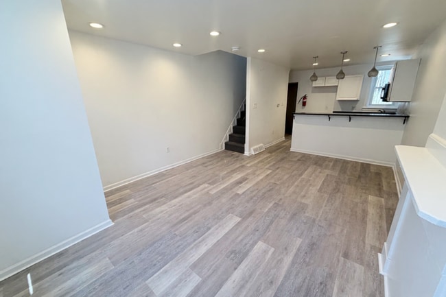 2-bedroom HOUSE near University City! - 2-bedroom HOUSE near University City!