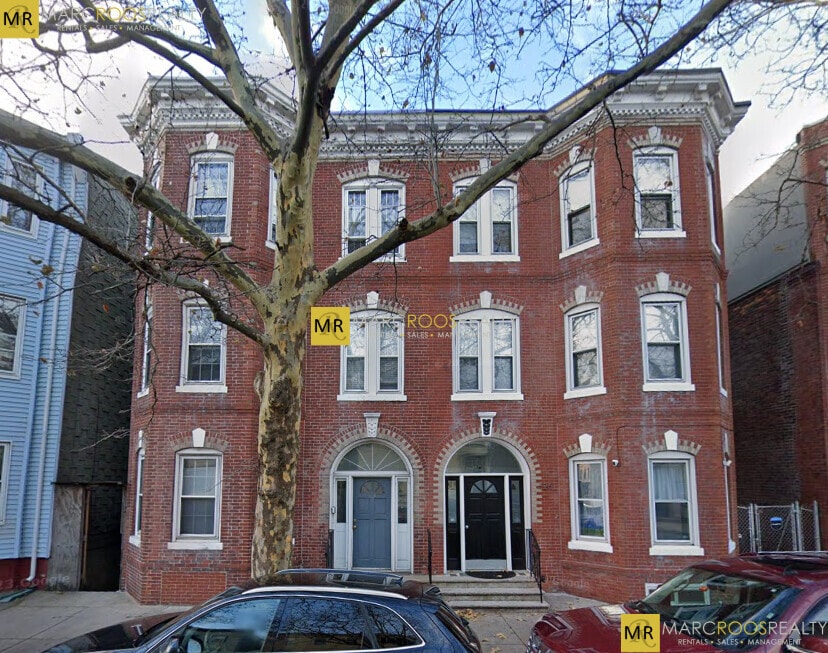 Primary Photo - 326 Chelsea St