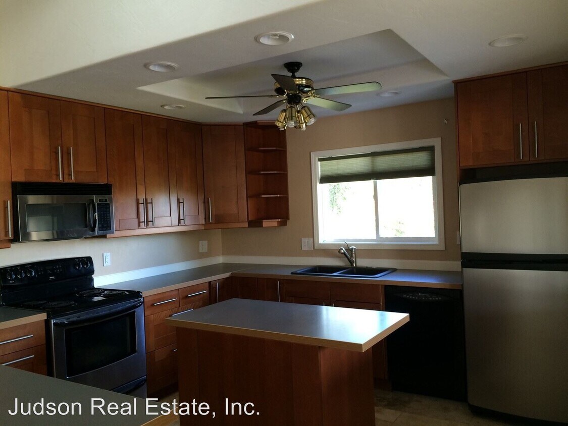Foto principal - 3 br, 2.5 bath House - 2436 Carroll Lane