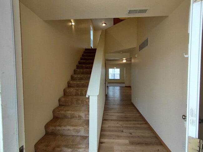 Building Photo - 22650 Hollow Oak Ln