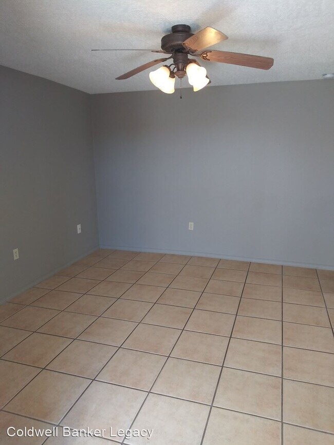 Building Photo - 2 br, 1 bath House - 1900 Arno St SE