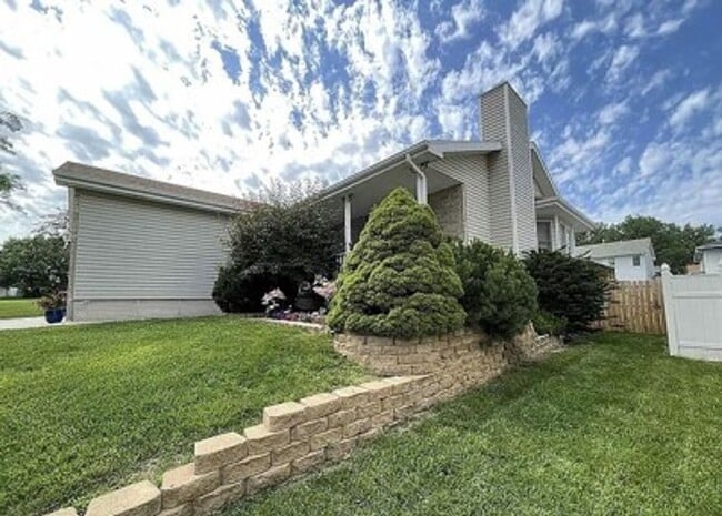 Building Photo - 816 Mary Ct