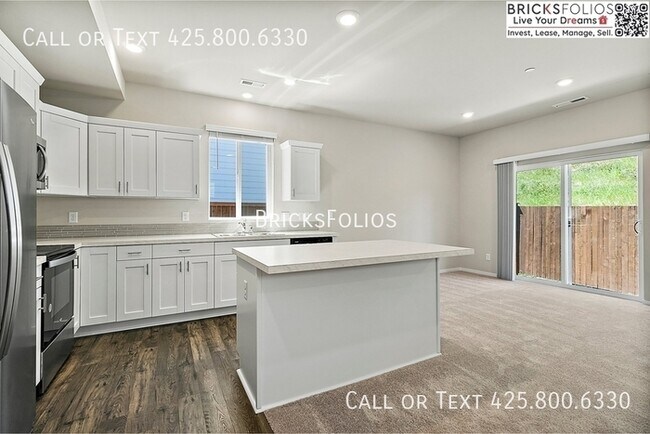 Foto del edificio - Exceptional Bremerton Home with Close to JBLM!