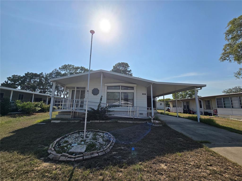 Foto principal - 8017 Fiat Ave