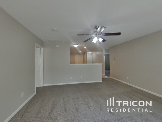Foto del edificio - 203 Beacon Point Ln