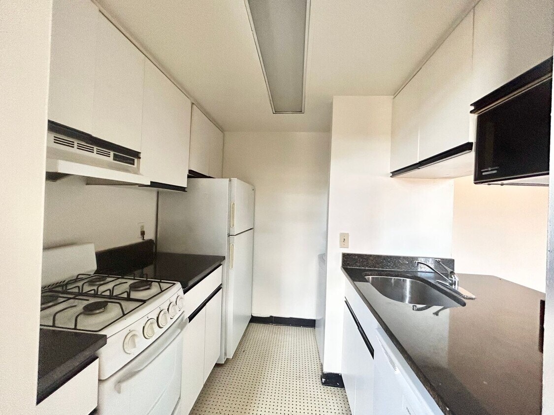 Primary Photo - Midtown Studio