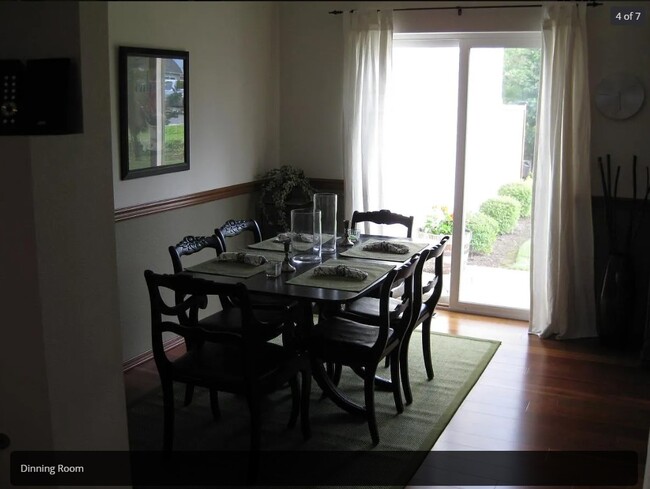 Dinning room - 617 7th St SE