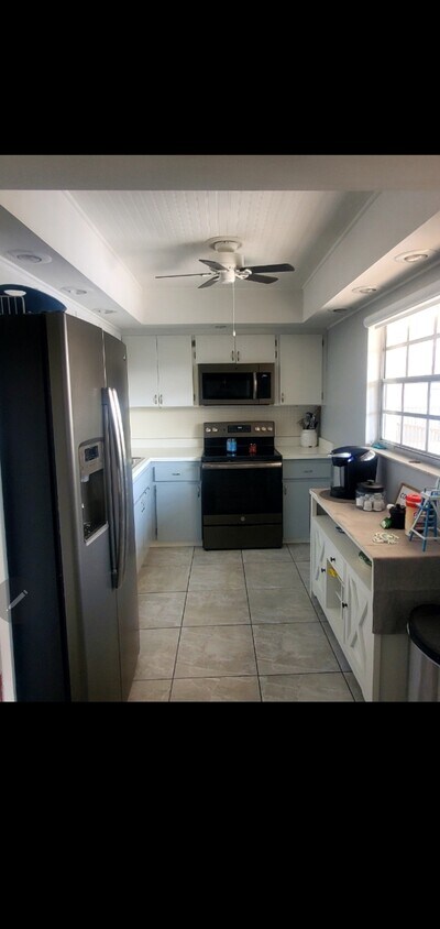 Primary Photo - 10280 Imperial Point Dr W