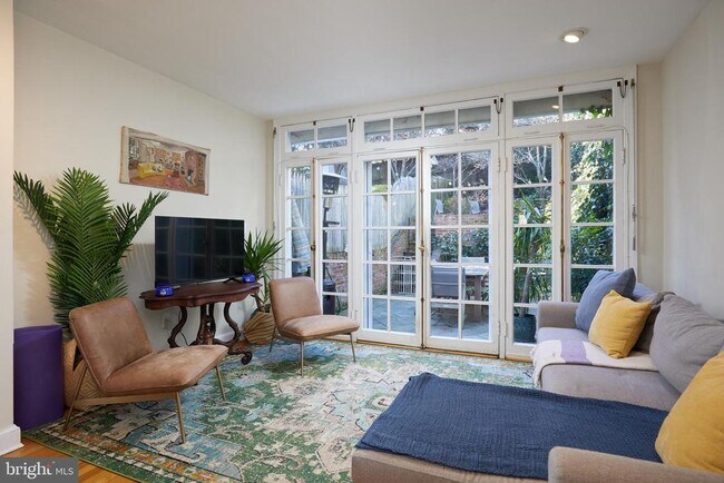 Foto del edificio - 1672 32nd St NW