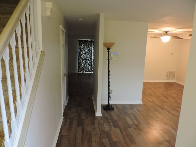 Building Photo - 25 Hollybrooke