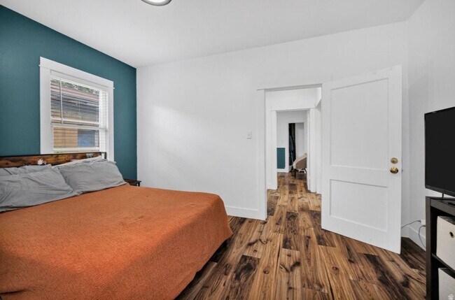 Foto del edificio - 2021 Gramercy Ave