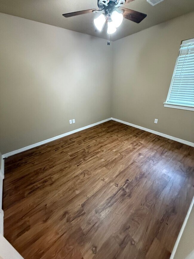 Foto del edificio - 2 Bed 1 Bath House