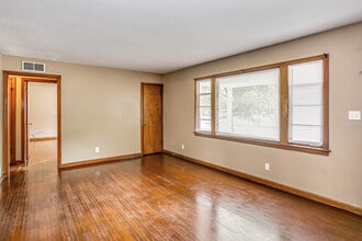 Building Photo - 4618 E Gilbert St