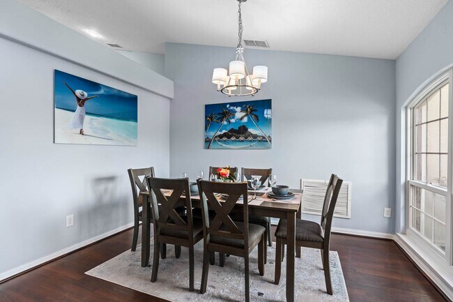 Building Photo - Large Beautiful Legacy Park Villa: 5BR, Pool & Near Disney