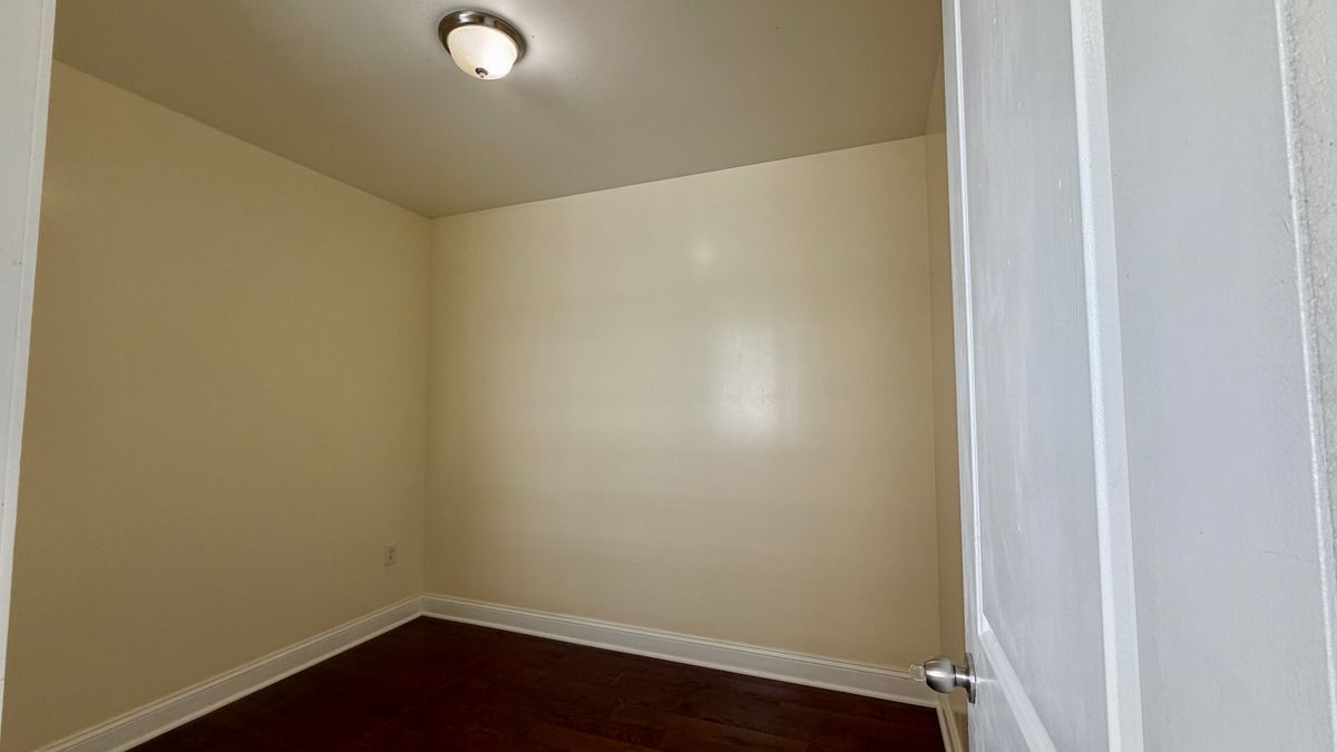 Building Photo - 3311 Kensington Ave