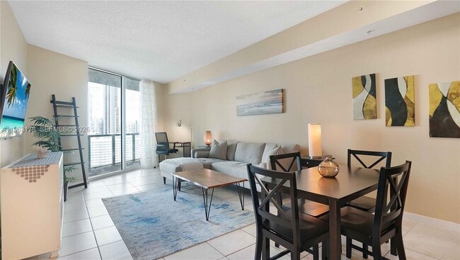 Building Photo - 1900 N Bayshore Dr