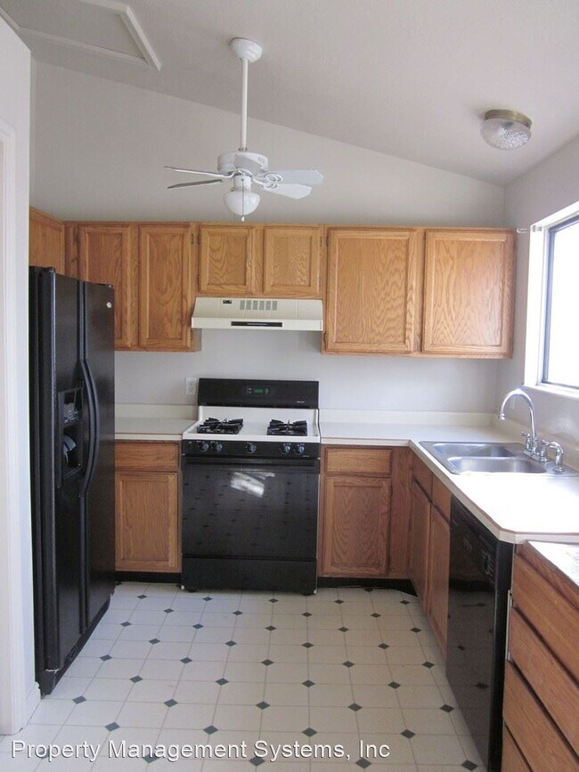 Building Photo - 4 br, 2 bath House - 8988 S. 3900 W.