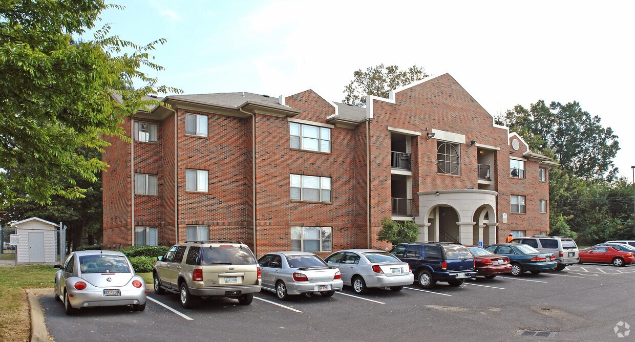 Primary Photo - 170 Oakdale St