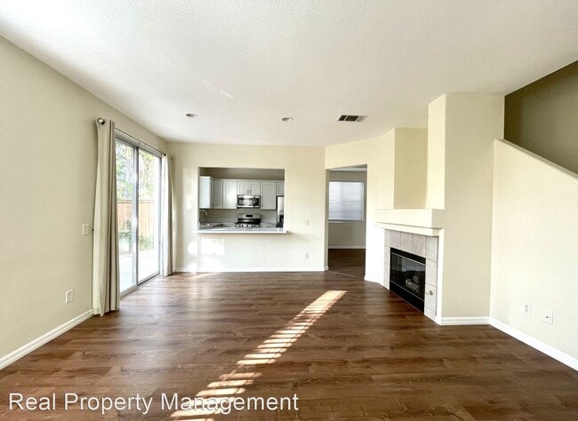 Building Photo - 3 br, 2.5 bath House - 206 Inez Way