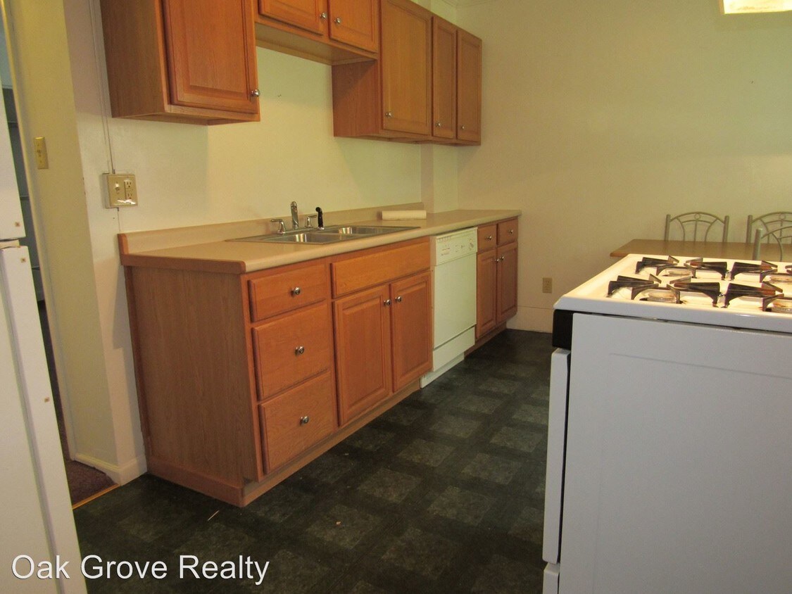 Primary Photo - 209-211 N Clymer Ave