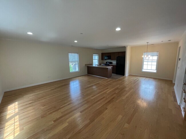 Building Photo - Beautiful One-Bedroom close to Downtown Norwalk