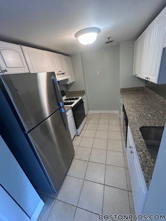 Foto del edificio - 15 N Beacon St