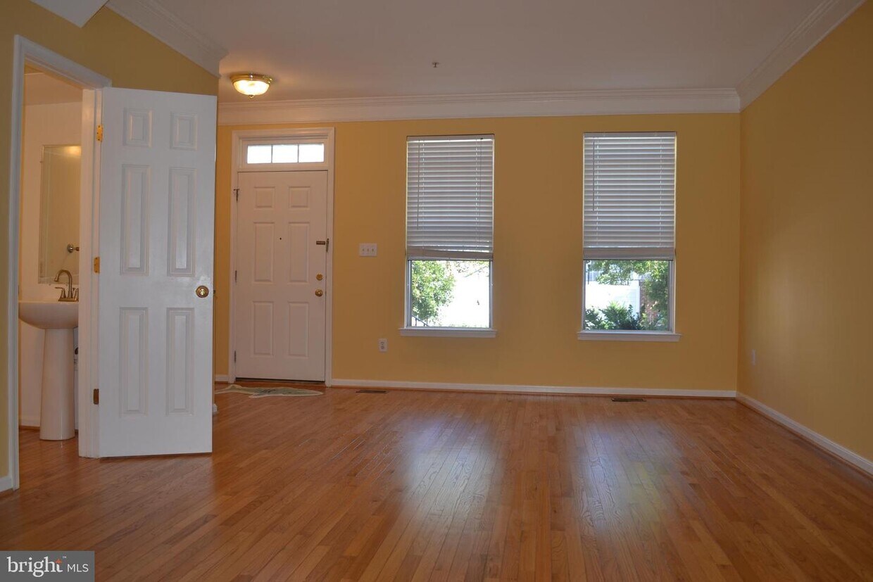 52 Golden Ash Way, Gaithersburg, MD 20878 Townhome Rentals in Gaithersburg MD