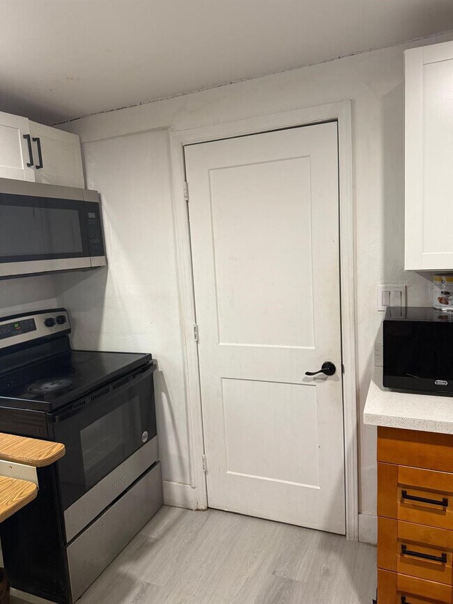 Foto del edificio - 1116 W 32nd St