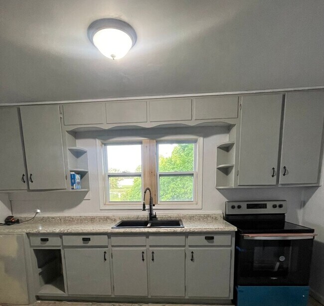 Building Photo - Charming 3BR House in Clarksville