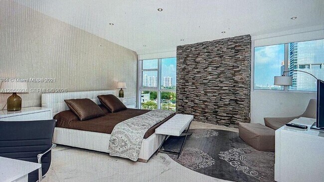 Foto del edificio - 18201 Collins Ave