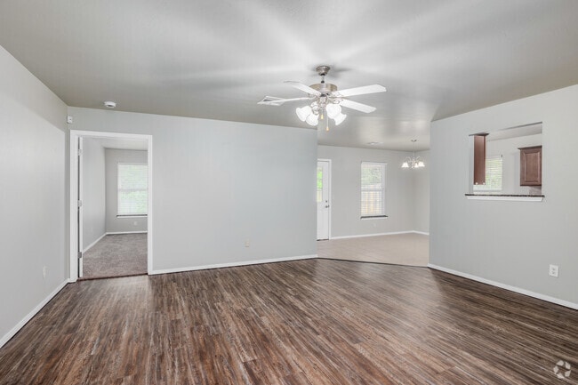 3BR, 2BA - 1375SF - Living Room - Cedar Hollow Family