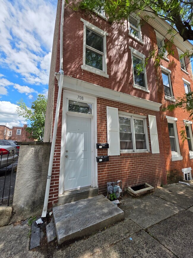 Building Photo - 708 Swede St