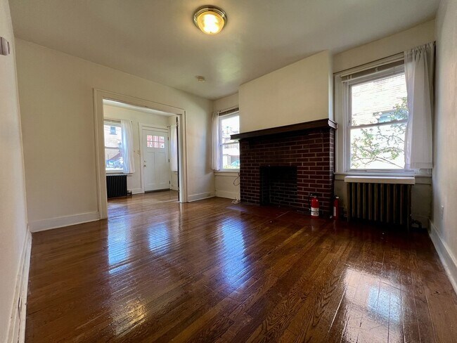Foto del edificio - Beautiful One Bedroom in Oakland! Equipped...