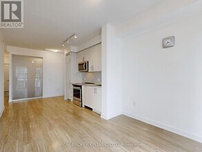 Building Photo - 4085 Parkside Village Dr