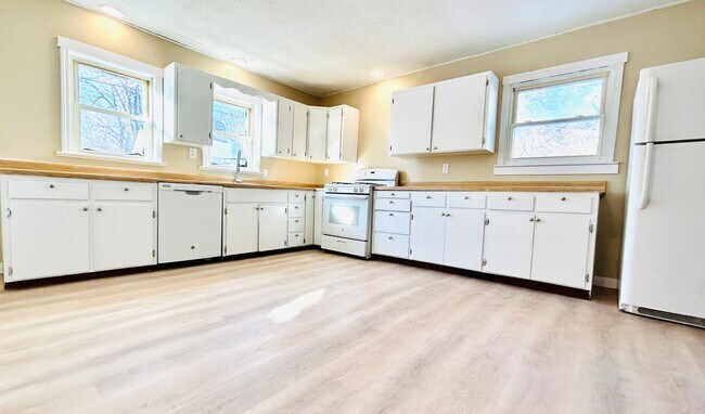 Foto del edificio - Cute Home, Close to Fort Riley