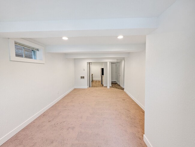 Building Photo - Cozy 1-Bedroom with Bonus Room and Modern Touches in Prime West Seattle Location