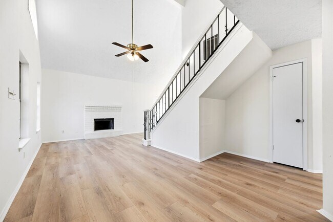 Foto del edificio - 7526 Gulfbriar Pl