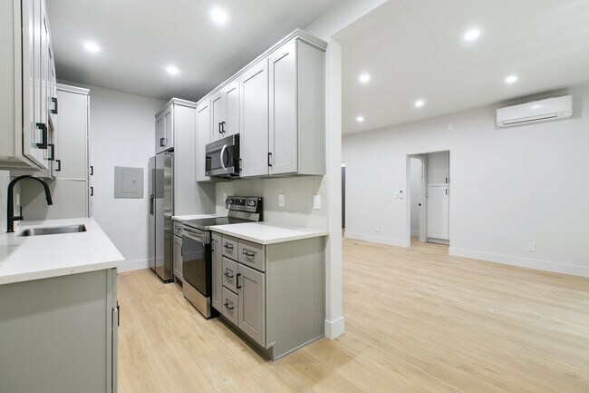 Foto del edificio - 7223-7229 Willoughby