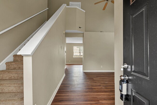 Foto del edificio - 106 Briar Hollow Dr