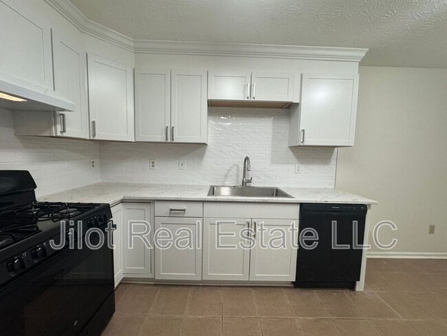 Building Photo - 5804 Sheldon Ct