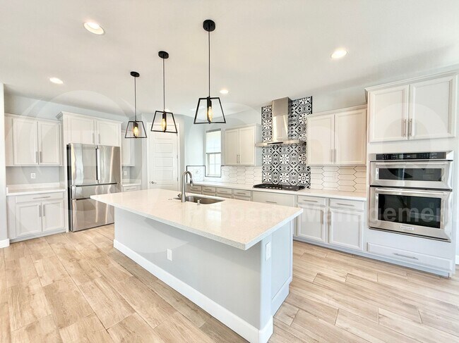 Building Photo - 262 E Lantana Dr