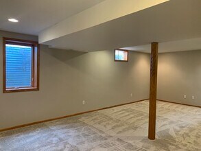 Building Photo - 15417 Ridgeview Dr