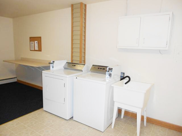 Laundry Facilities - Grandview Apartments