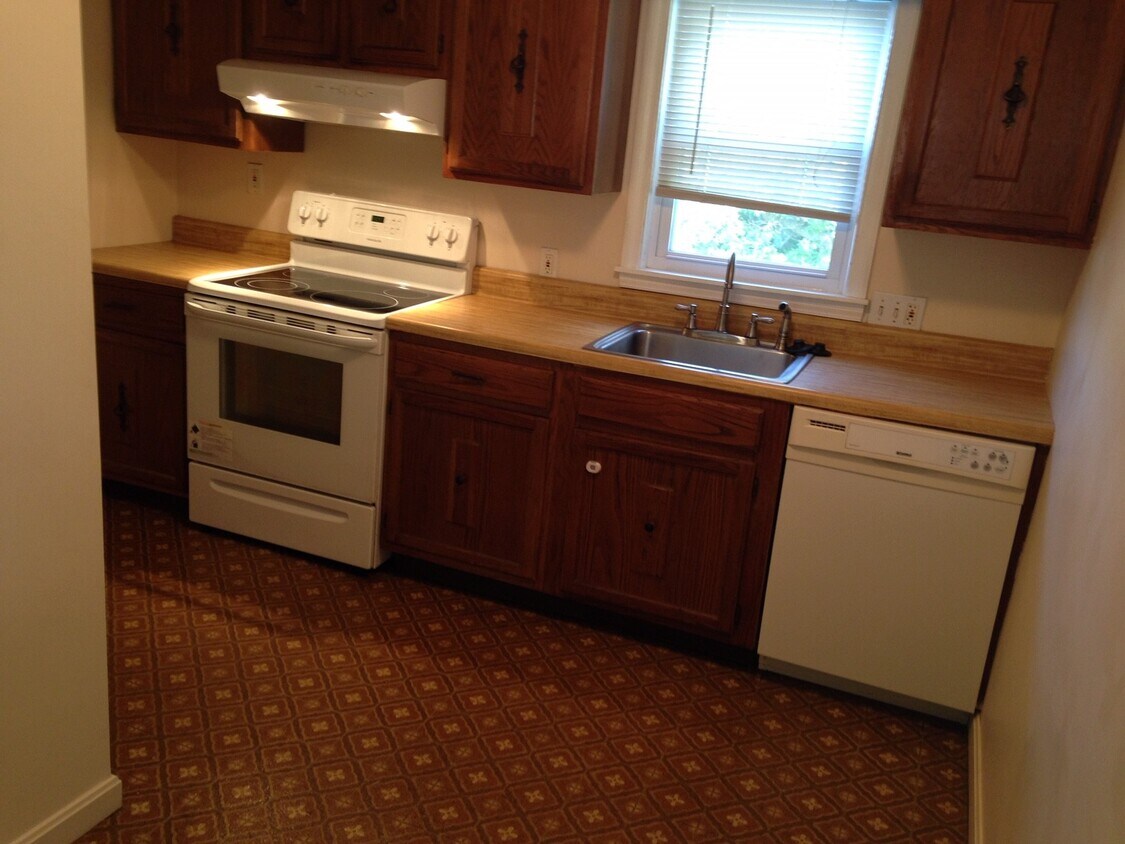 496 Humphrey St, Swampscott, MA 01907 Apartments in Swampscott, MA