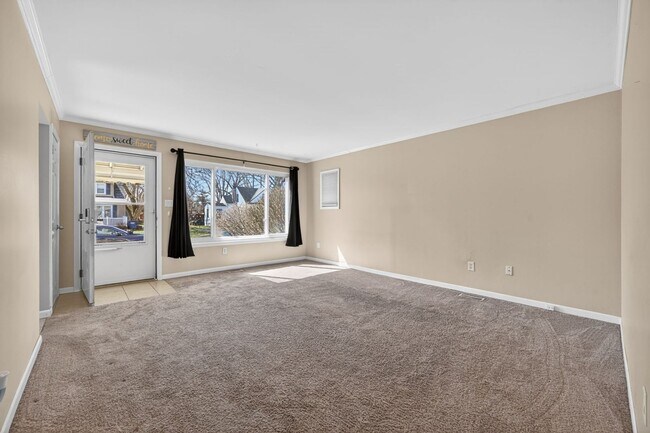 Foto del edificio - 35046 Rosslyn St