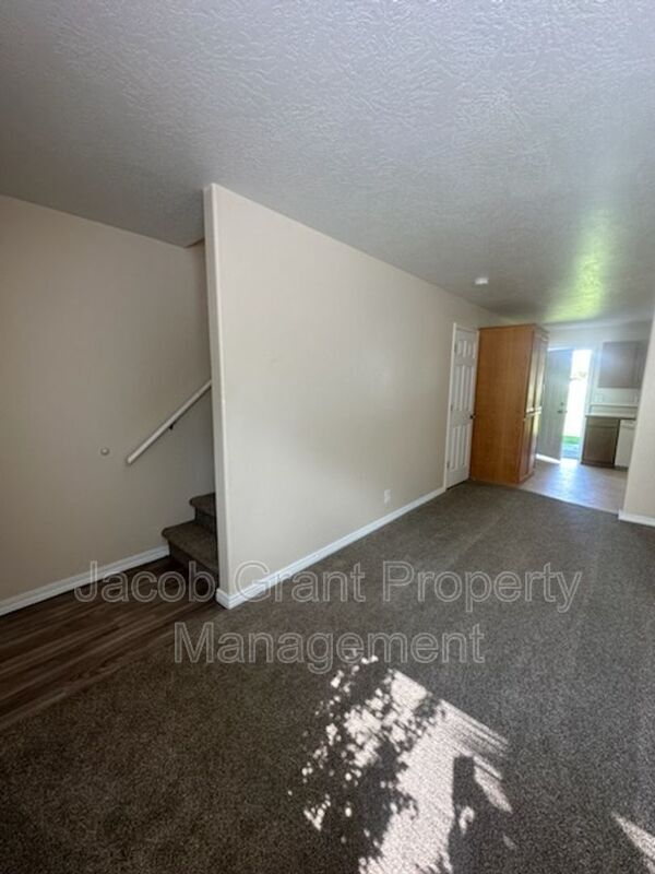 Foto del edificio - 4946 Cole St