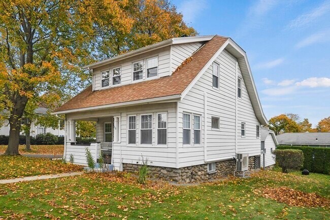 Foto del edificio - 110 Beverly Rd