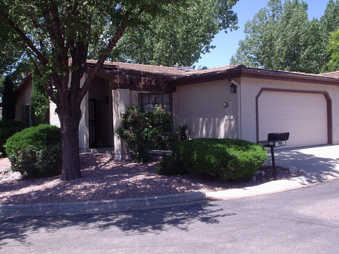 Primary Photo - 908 Rolling Green Rd