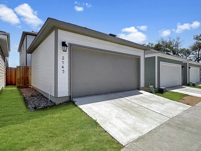 Building Photo - 2145 Arendale Dr